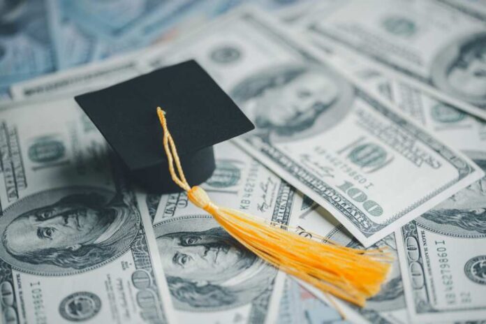 Saving,Money,Coin,With,Banking,Investment,,Finance,Education,Concept.,Planning