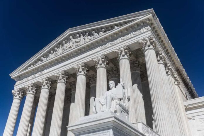 Us,Supreme,Court,Building,Low,Angle