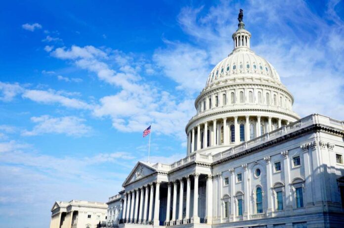 United,States,Capitol,Building,In,Whashington,Dc,With,Flag,On
