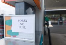 Sign at a gas station indicating no fuel available