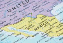 Map showing the border between the United States and Mexico with location pins