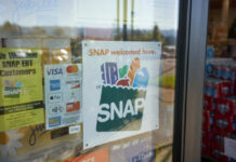 Busted: USDA Insider’s $66M Swipe Scheme Sign indicating SNAP benefits are accepted at the grocery store